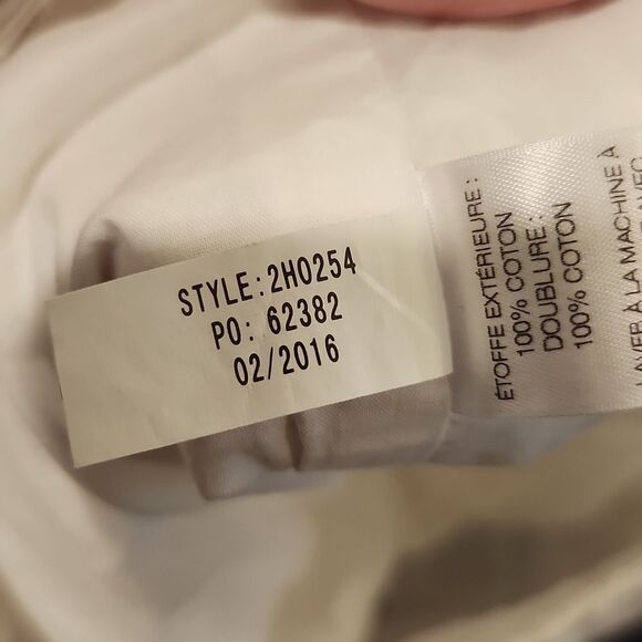 Beautiful white Vineyard Vines shorts with unique design size 4! - Picture 6 of 12